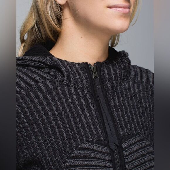Lululemon Embrace Hoodie Knit Sweater Jacket in Black/Dark Grey size 4 - Picture 15 of 16